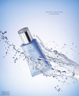 Y368水潤(rùn)美妝護(hù)膚品PSD合成海報(bào)水元素產(chǎn)品宣傳平面廣告模板素材